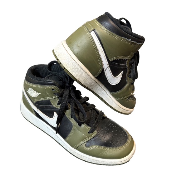 Nike Other - Nike Kids' Air‎ Jordan Dunks Black and Olive Green Sneakers Leather
Swoosh 4.5Y